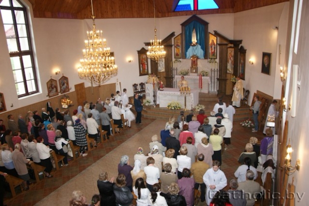 20-годдзе існавання парафіі і 95-годдзе аб’яўленняў Маці Божай у Фаціме святкавалі вернікі Жодзіна 